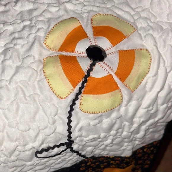 Halloween Themed Quilted Throw Blanket - Picture 7 of 8